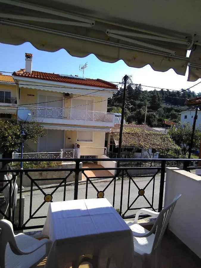 Chrusanthi'S Apartment Nea Skioni